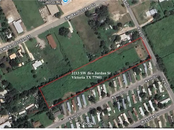 2213 Vogt Dr, Victoria, TX 77901