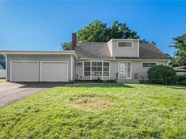 33 Seminole Circle, West Hartford, CT 06117
