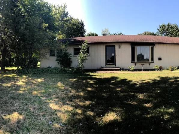 7N191 Nancy Ln, St Charles, IL 60175