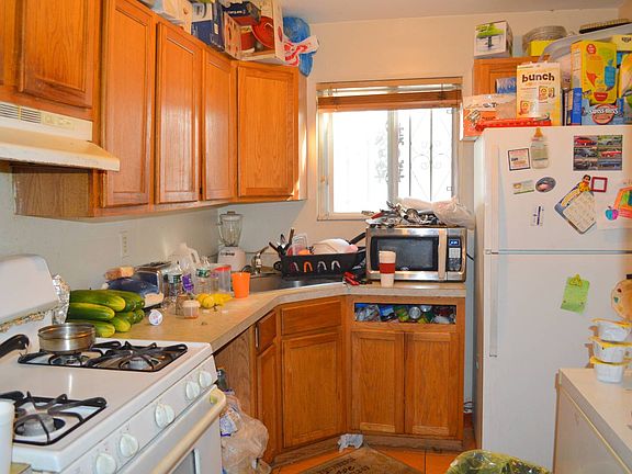3rd image of 16225 N Conduit Ave