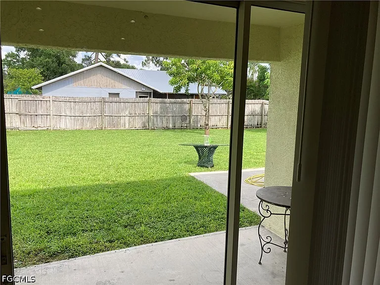 429 SE 24th Ave — Photo 12