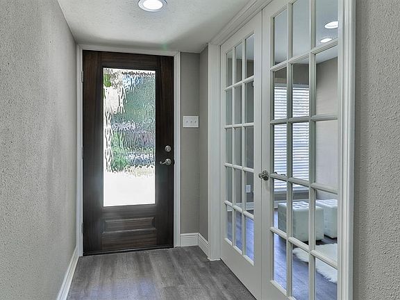 5th image of 2919 Quail Valley East Dr