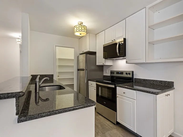 225 Boardwalk Ave #D — Photo 8