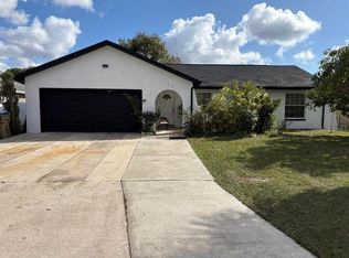 143 W Cedarwood Cir, Kissimmee, FL 34743