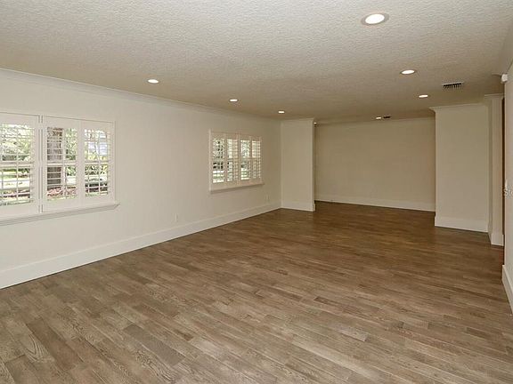 4th image of 4307 W Roland St