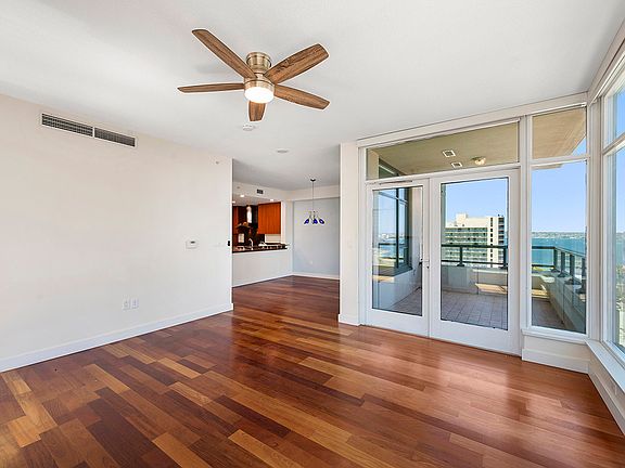 5th image of 1205 Pacific Hwy #2203