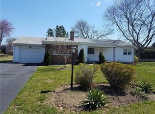 10 Poplar Cir, Cranston, RI 02920