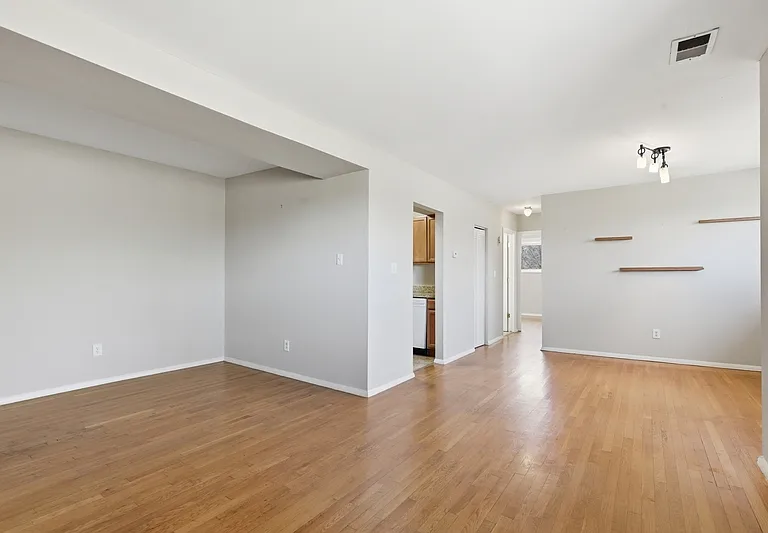 521 Epsom Rd #2C — Photo 3