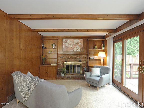 3rd image of 2604 Golfridge Dr SE