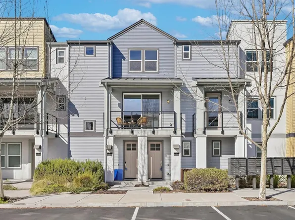 875 Cotati Ter #4, Sunnyvale, CA 94085