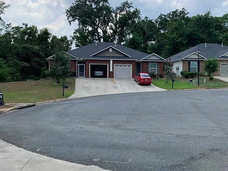 2901 Hampton Meadow Dr — Photo 34