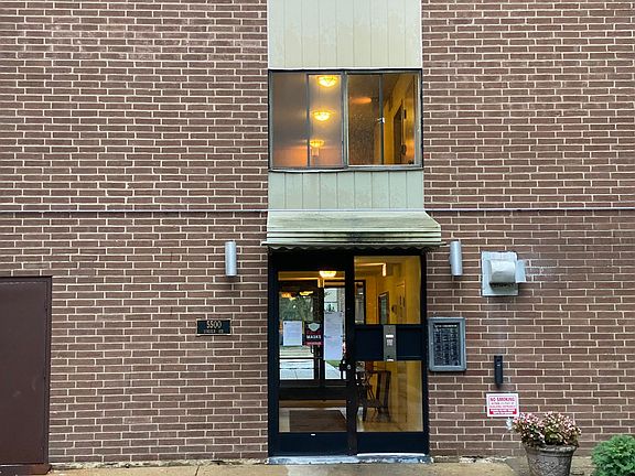 4th image of 5500 Lincoln Ave Unit 400W