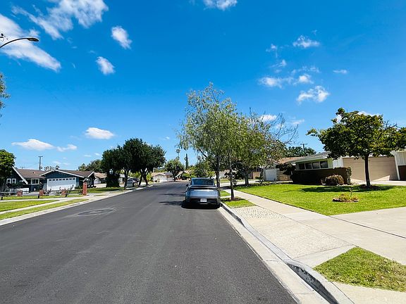 2nd image of 1922 S Kathy Ln