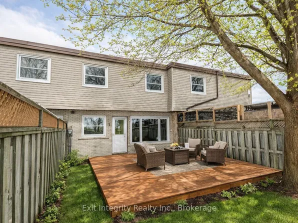 80 Brooklyne Rd #2, Cambridge, ON N1R 1C8