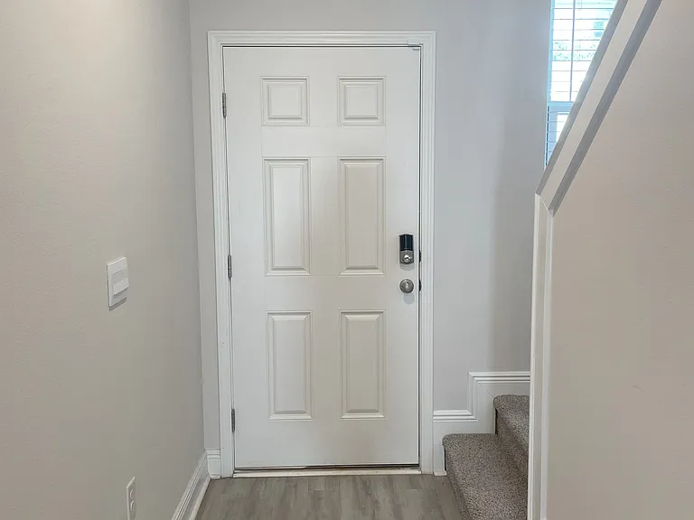 9815 Fowler Ave — Photo 3