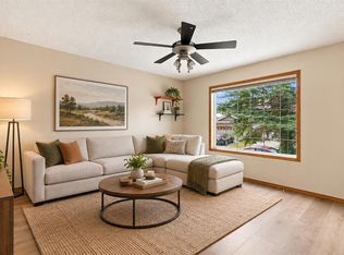 219 Coral Springs Cir W, Calgary, AB T3J 3P7