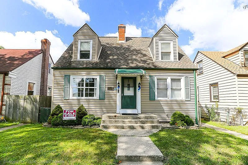 10728 S Troy St photo 1