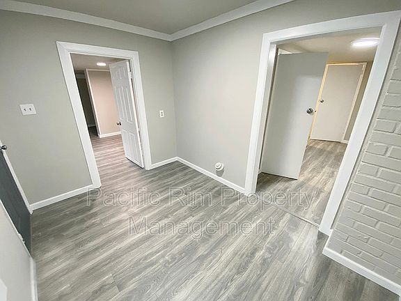 3rd image of 325 1/2 N Cambrian Ave