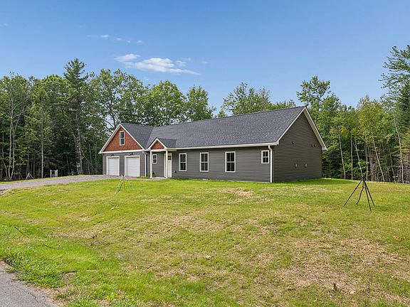 3rd image of 14 McGrath Pond Loop Road