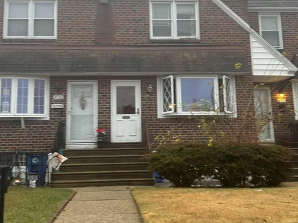 8733 Ditman St, Philadelphia, PA 19136