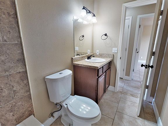 5th image of 4454 W Wedington Dr