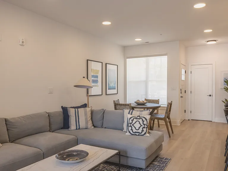 Kirby Village Apartments — Photo 1