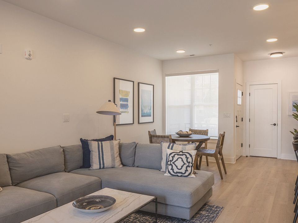 1st image of 50 Kirby Ave #059a0dc3e