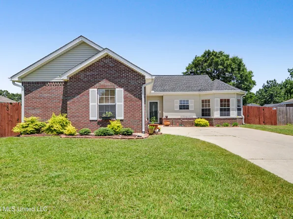 7713 W Falcon Cir, Ocean Springs, MS 39564