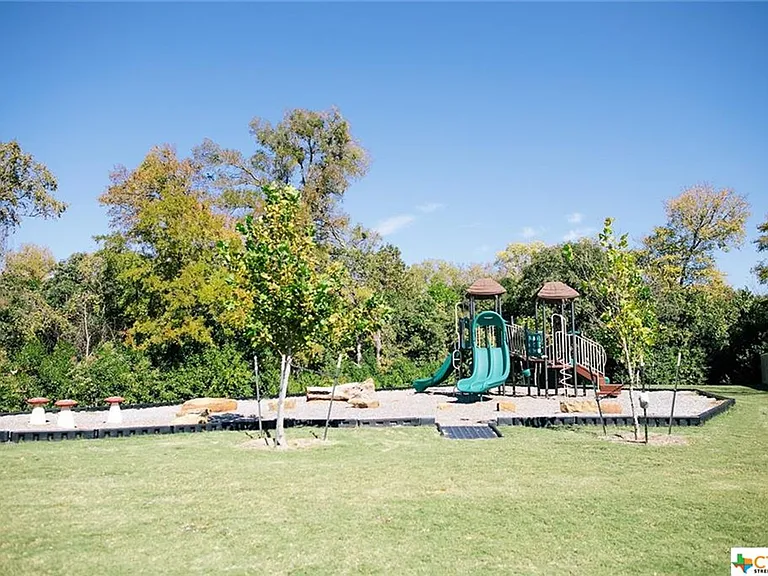 2525 Elk Creek Rd — Photo 15