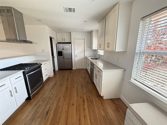3rd image of 5907 Columbia Ave