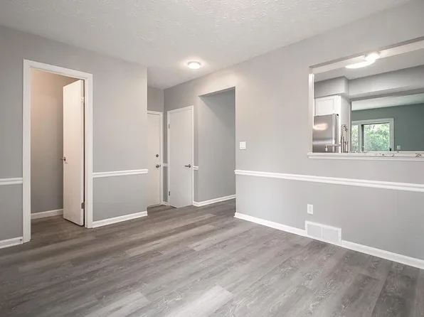 888 Gino Ln, Cleveland, OH 44109