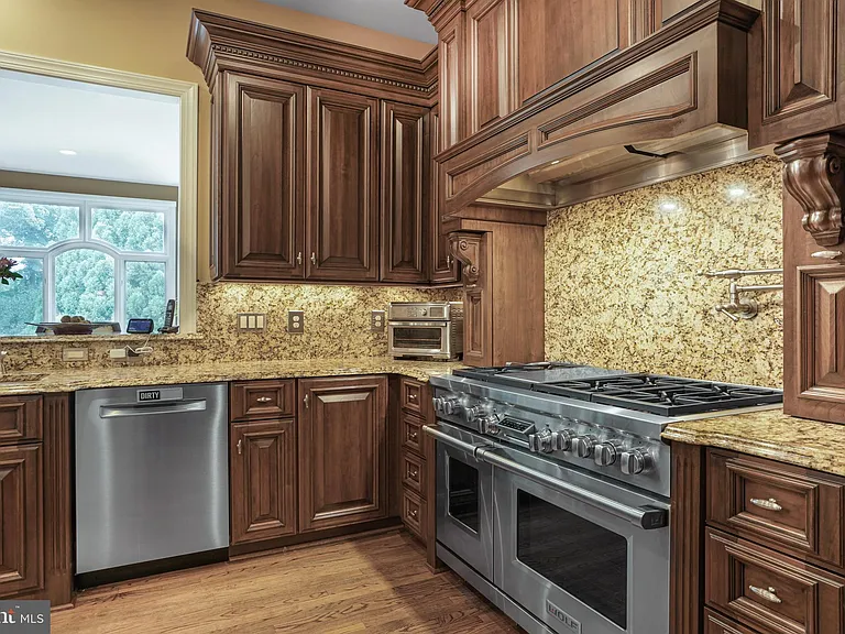 9864 Walker Glen Ct — Photo 82