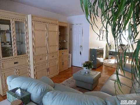 5th image of 1158 Village Dr