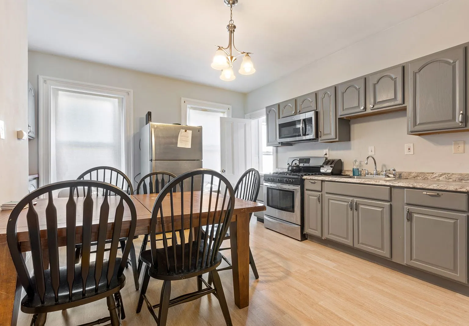 3 bed, 1488 sqft, $3,500 — Photo 1