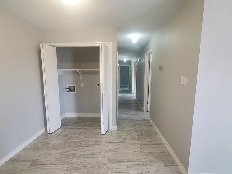 2515 Boston St — Photo 7