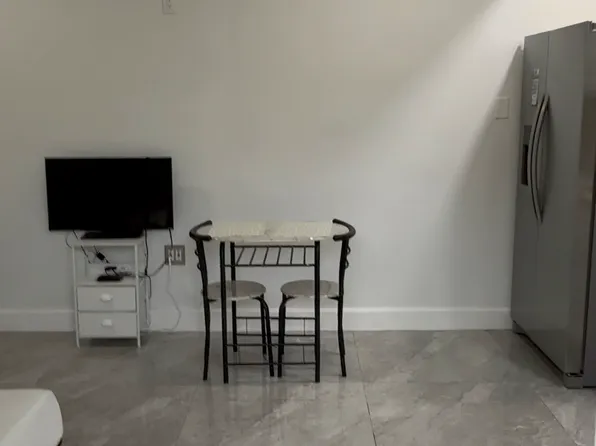 (undisclosed Address), Pembroke Pines, FL 33023