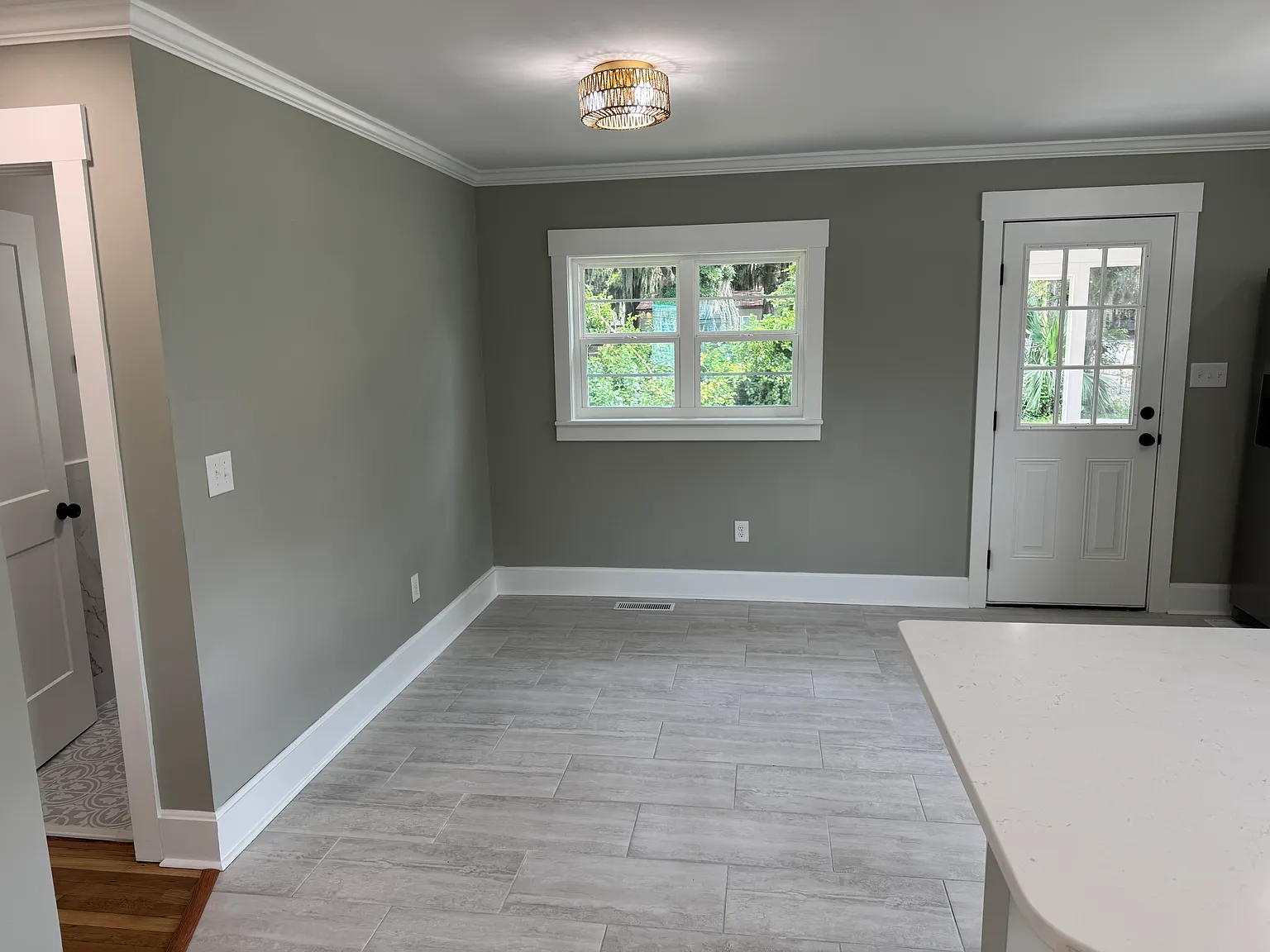 2 bed, 926 sqft, $1,800 — Photo 3