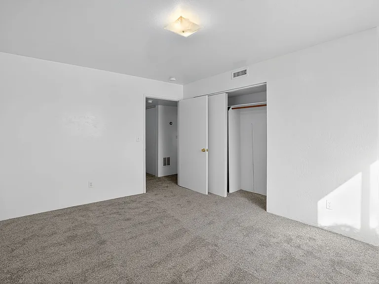 1048 N Old Chisholm Trl #B — Photo 10