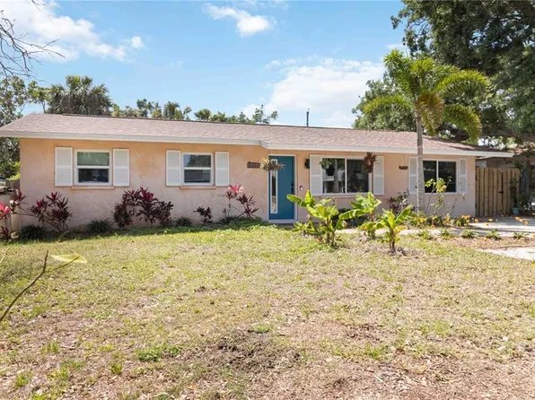 2922 Williamsburg St, Sarasota, FL 34231