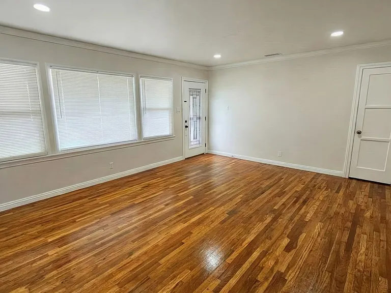 155 W Tudor St — Photo 3