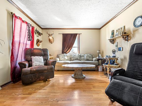 4th image of 100 Ashland Dr