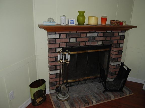 4th image of 2640 NE 135th St