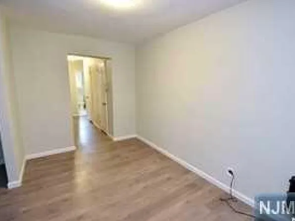 2215 North Central Road image 8 of 8