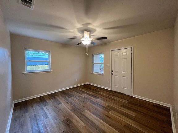 5th image of 3009 Fairview Dr
