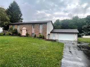 31 Aylesworth Way, Grove City, PA 16127
