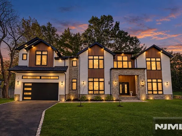 260 Virginia Court, Paramus, NJ 07652