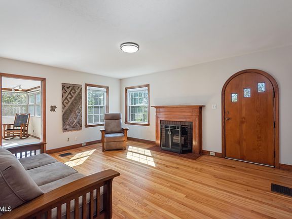 3rd image of 2909 Smallwood Dr