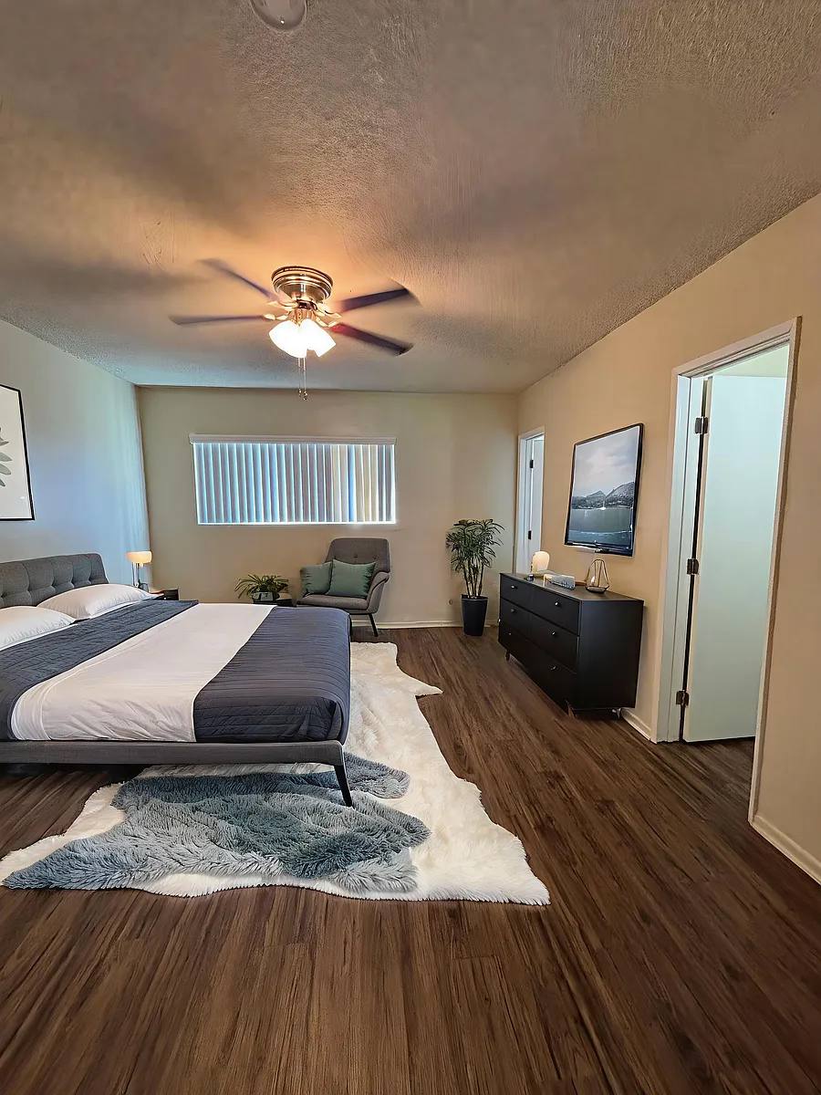 Building Photo - 909 S Citron St #2