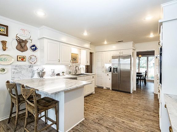 5th image of 5014 92nd St