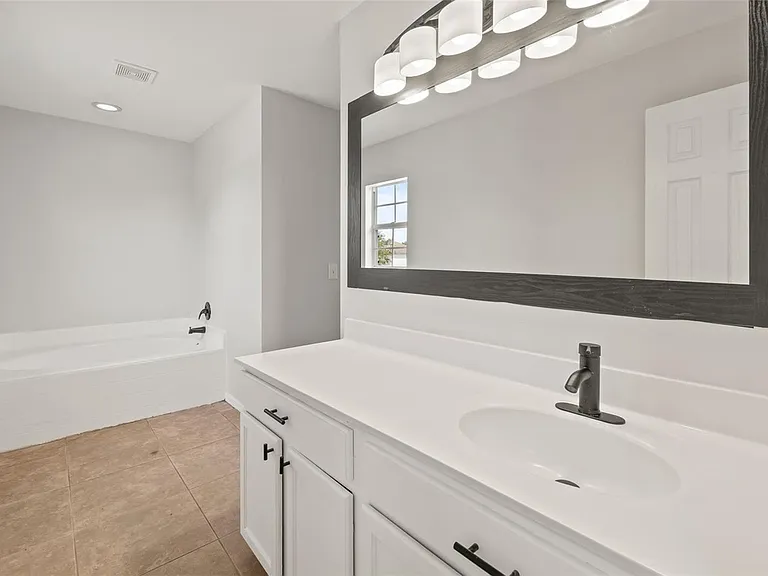 6322 Gondola Dr — Photo 11